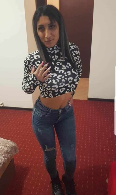 Incall Virtual cu Show-uri Exclusive în Tecuci