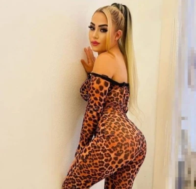 Laura, escortă începătoare cu sărutări fierbinți în Vălenii de Munte