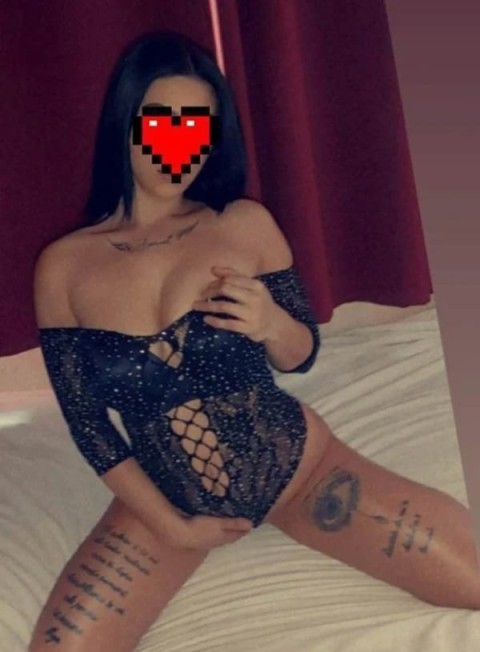 Maria cu sâni naturali în Avantgarden