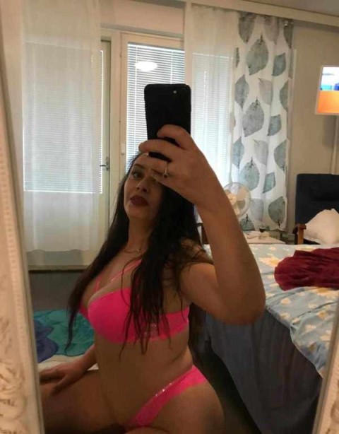 Maria, escortă futută în Sibiu, disponibilă pentru întâlniri incendiare