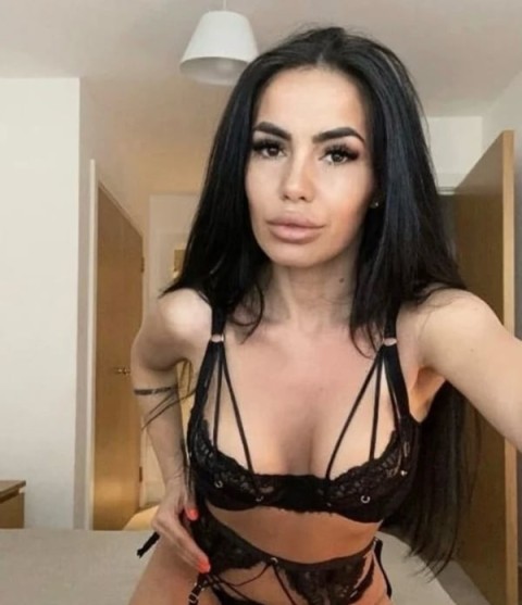 Matură și Seducătoare în Obor