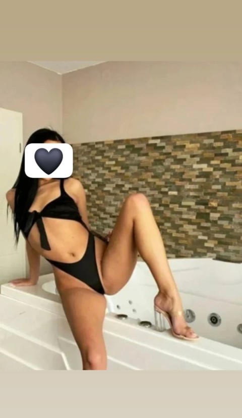 Momente erotice cu piercinguri în Salonta