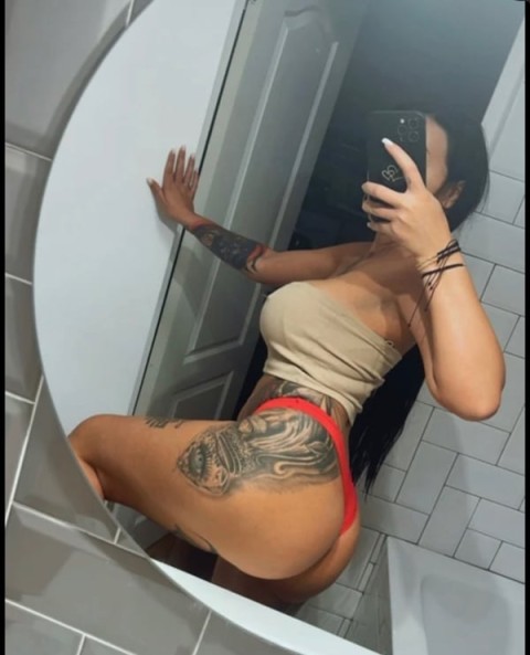 Însoțitoare de Călătorie în Piața Chibrit · însoțitoare călătorie