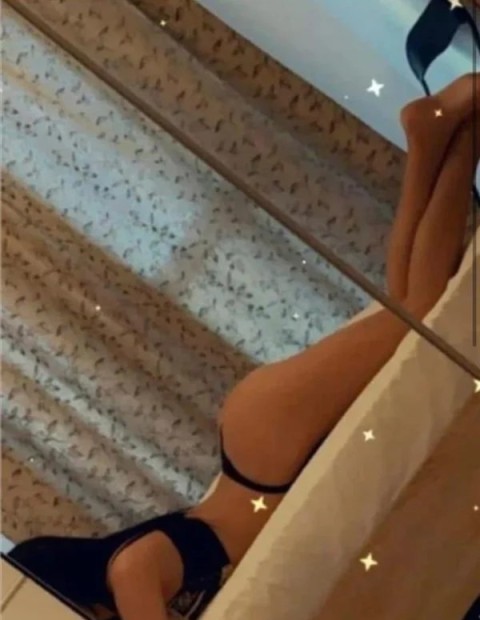 Întâlnire de Afaceri cu Vanessa în 1 Mai