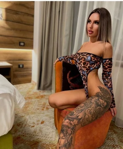 Raluca 20 Ani – Plăceri Fără Grabă în Universitate · Brașov