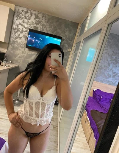 Rania, blondă de clasa A în Drobeta-Turnu Severin