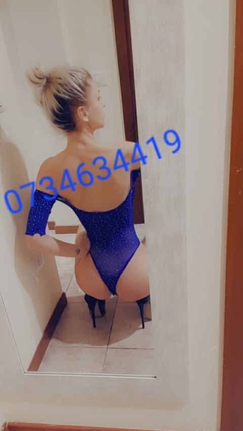 Roșcată foc în Sector 4, deschisă la orice fantezie