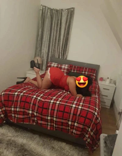 Româncă Brunetă Hot în Drumul Taberei