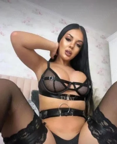 Seara târziu cu o escortă stăpână în Cernavodă