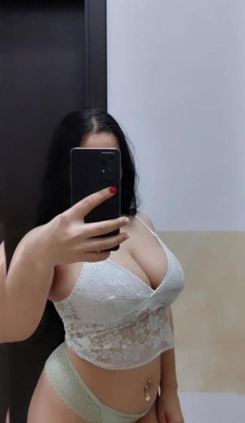 Tânără seducătoare în Decebal