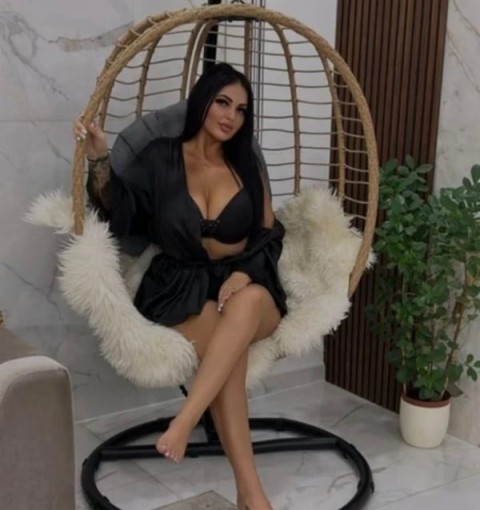 Transsexuala Bianca – Show de Neuitat în Zona Centrală Burebista